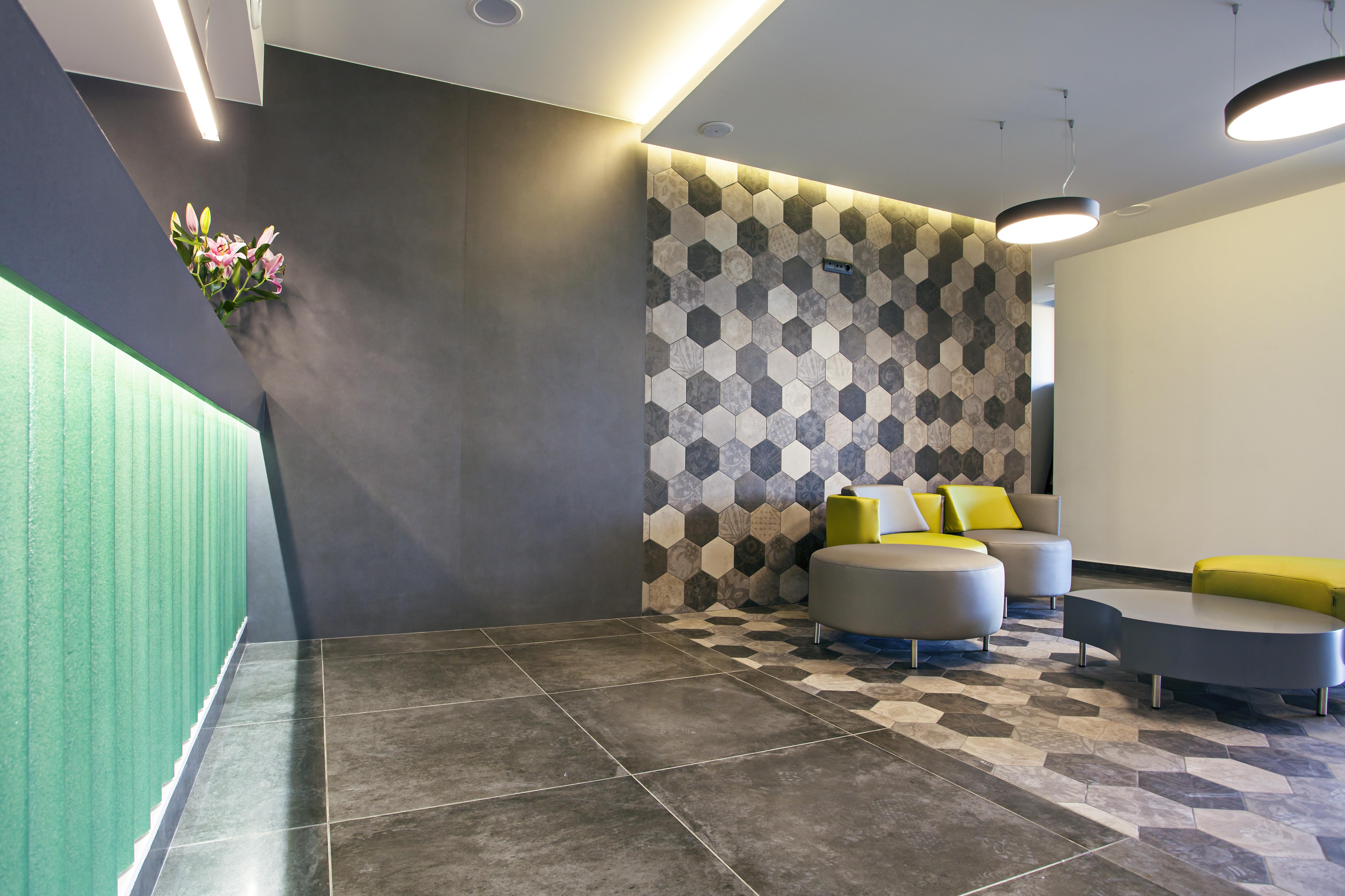 Primavera Loix Apartment *